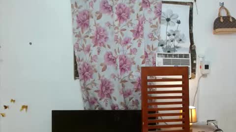 Snapshot of erikapearl_69 chatting on 09.22.25 erika  mae online show from 09.22.25