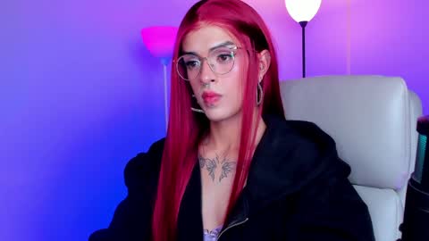 Snapshot of erisleon chatting on 01.27.25   online show from 01.27.25