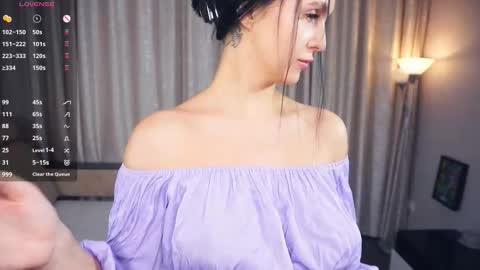 Snapshot of erlinefairall chatting on 11.30.25 Erline and Monica online show from 11.30.25