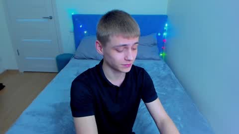 Snapshot of ermak_reborn chatting on 12.11.24 Max online show from 12.11.24