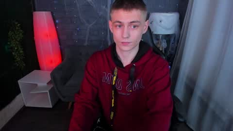 Snapshot of ermak_reborn chatting on 12.15.24 Max online show from 12.15.24