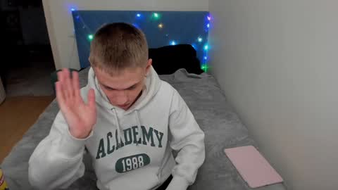 Snapshot of ermak_reborn chatting on 12.16.24 Max online show from 12.16.24