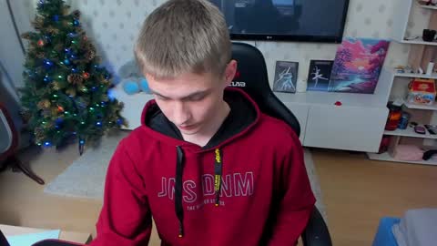 Snapshot of ermak_reborn chatting on 01.08.25 Max online show from 01.08.25