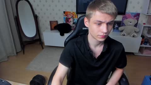 Snapshot of ermak_reborn chatting on 01.28.25 Max online show from 01.28.25