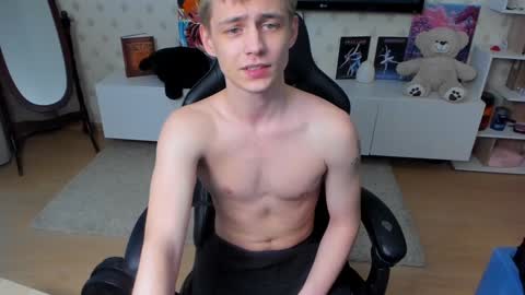 Snapshot of ermak_reborn chatting on 01.28.25 Max online show from 01.28.25