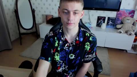 Snapshot of ermak_reborn chatting on 02.13.25 Max online show from 02.13.25