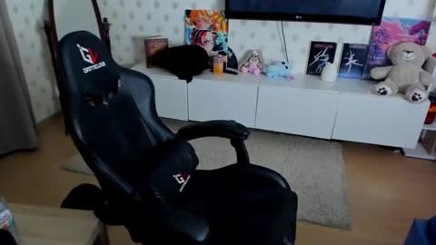 Snapshot of ermak_reborn chatting on 02.13.25 Max online show from 02.13.25