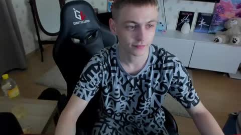 Snapshot of ermak_reborn chatting on 02.18.25 Max online show from 02.18.25