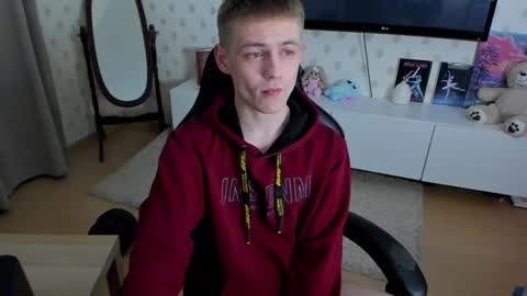 Snapshot of ermak_reborn chatting on 02.21.25 Max online show from 02.21.25