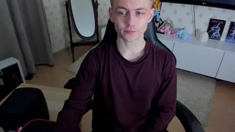 Snapshot of ermak_reborn chatting on 02.23.25 Max online show from 02.23.25