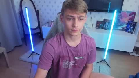 Snapshot of ermak_reborn chatting on 09.20.25 Max online show from 09.20.25