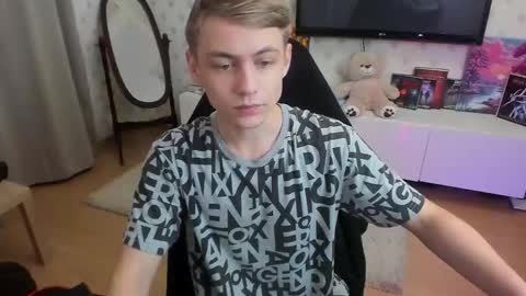 Snapshot of ermak_reborn chatting on 09.28.25 Max online show from 09.28.25