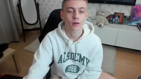 Snapshot of ermak_reborn chatting on 10.25.25 Max online show from 10.25.25