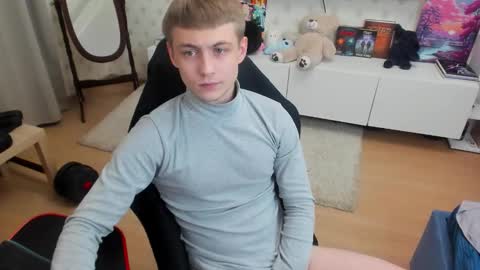 Snapshot of ermak_reborn chatting on 11.23.25 Max online show from 11.23.25