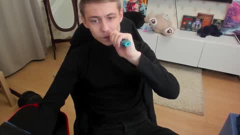 Snapshot of ermak_reborn chatting on 11.27.25 Max online show from 11.27.25