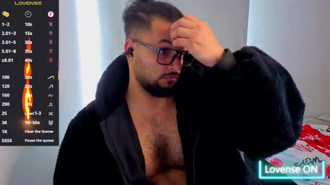 Snapshot of ernesto_rodriguez_82 chatting on 10.31.25 ernesto rodriguez 82 online show from 10.31.25