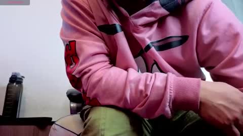 Snapshot of ernesto_rodriguez_82 chatting on 11.11.25 ernesto rodriguez 82 online show from 11.11.25