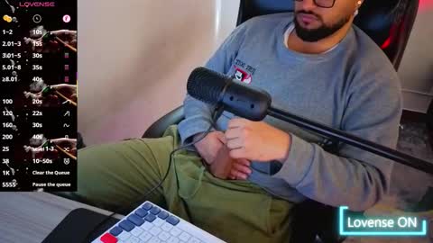 Snapshot of ernesto_rodriguez_82 chatting on 12.02.25 ernesto rodriguez 82 online show from 12.02.25