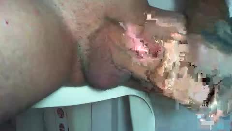 Snapshot of erniemuyhot435811 chatting on 10.05.25 erniemuyhot435811 online show from 10.05.25