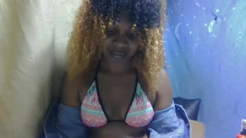 Snapshot of erolinee chatting on 09.10.25 erolinee online show from 09.10.25