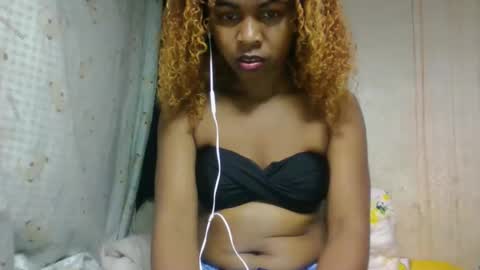 Snapshot of erolinee chatting on 09.13.25 erolinee online show from 09.13.25