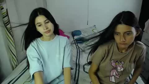 Snapshot of erosgirls_ chatting on 09.18.25 erosgirls_ online show from 09.18.25