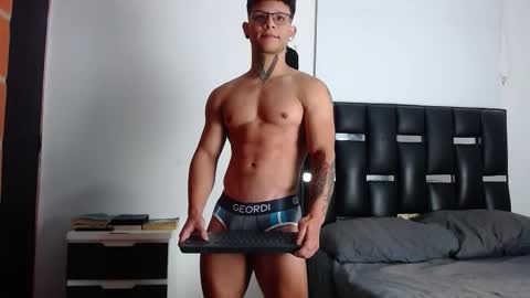 Snapshot of erosscott chatting on 02.10.26 Eros online show from 02.10.26