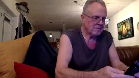Snapshot of erostalk chatting on 12.12.24 eros online show from 12.12.24