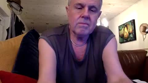Snapshot of erostalk chatting on 12.12.24 eros online show from 12.12.24