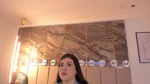 Snapshot of erotic_boobs chatting on 10.31.25 Karen online show from 10.31.25