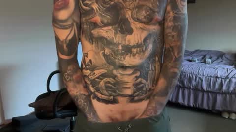 Snapshot of eroticcloseups chatting on 10.04.25 Erotic CloseUps online show from 10.04.25