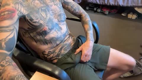 Snapshot of eroticcloseups chatting on 10.06.25 Erotic CloseUps online show from 10.06.25