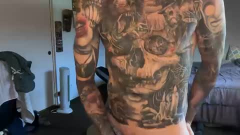 Snapshot of eroticcloseups chatting on 10.15.25 Erotic CloseUps online show from 10.15.25