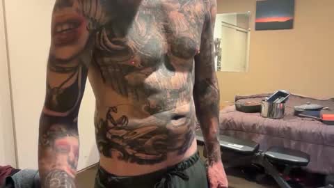 Snapshot of eroticcloseups chatting on 10.29.25 Erotic CloseUps online show from 10.29.25