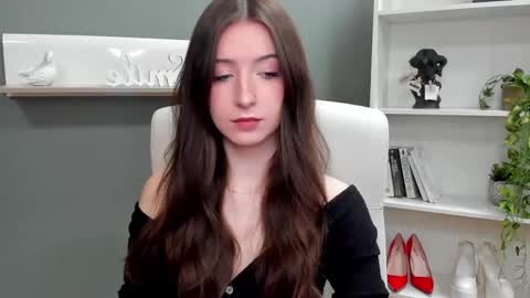 Leah online show from 12.04.24