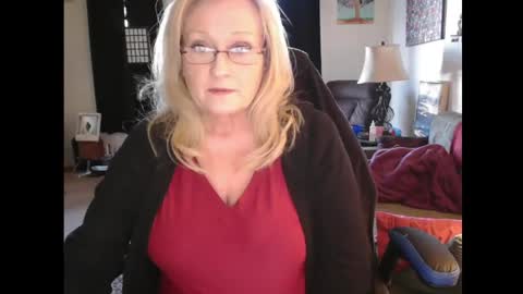 Snapshot of eroticsiren2 chatting on 02.21.25 EroticSiren2 online show from 02.21.25