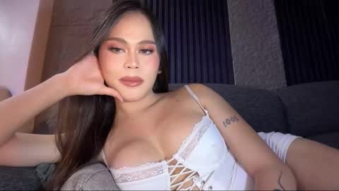 Snapshot of erotictsmonica chatting on 09.14.25 monica online show from 09.14.25