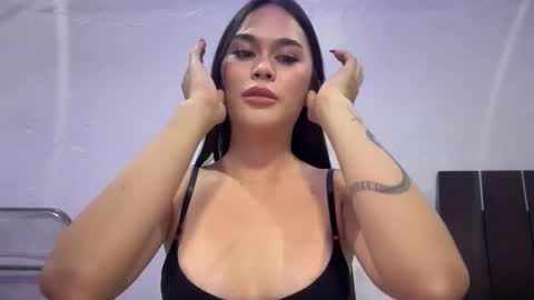 Snapshot of erotictsmonica chatting on 10.14.25 monica online show from 10.14.25