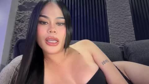 Snapshot of erotictsmonica chatting on 10.22.25 monica online show from 10.22.25