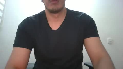 Snapshot of erra311 chatting on 12.16.25 erra311 online show from 12.16.25