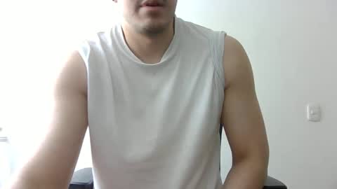 Snapshot of erra311 chatting on 12.19.25 erra311 online show from 12.19.25