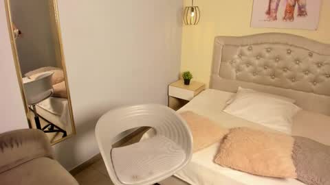 Snapshot of escarleth__ chatting on 11.10.25 Escarlet online show from 11.10.25