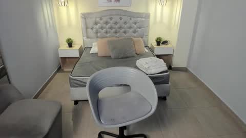 Snapshot of escarleth__ chatting on 11.15.25 Escarlet online show from 11.15.25