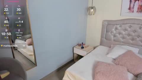 Snapshot of escarleth__ chatting on 12.19.25 Escarlet online show from 12.19.25