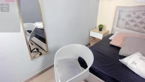 Snapshot of escarleth__ chatting on 02.14.26 Escarlet online show from 02.14.26