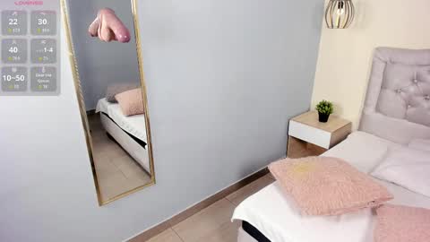 Snapshot of escarleth__ chatting on 02.19.26 Escarlet online show from 02.19.26