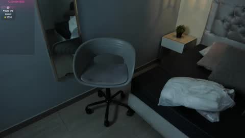 Snapshot of escarleth__ chatting on 02.25.26 Escarlet online show from 02.25.26