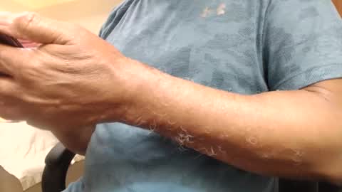 Snapshot of escorpion51 chatting on 12.12.24 escorpion51 online show from 12.12.24