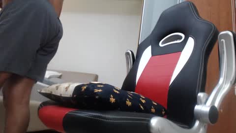 Snapshot of escorpion51 chatting on 02.10.25 escorpion51 online show from 02.10.25