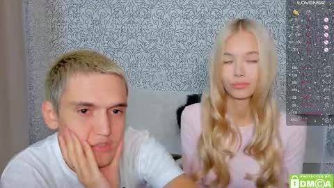 Snapshot of eshcka chatting on 10.25.25 Megan and Brad online show from 10.25.25